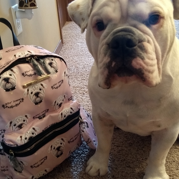 Meet your Poshmark Ambassador Tera - Picture 8 of 8